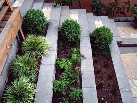 Der vorgarten ist wie die visitenkarte eines hauses, deshalb ist ihre gestaltung von groβer wichtigkeit. 25 wunderbare Beispiele für terrassenförmig angelegte Vorgartengärten, #angelegte #Beispiele # ...