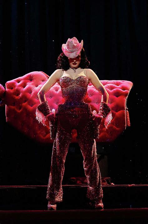 Burlesque Star Sees End Of Tassel Twirling Days