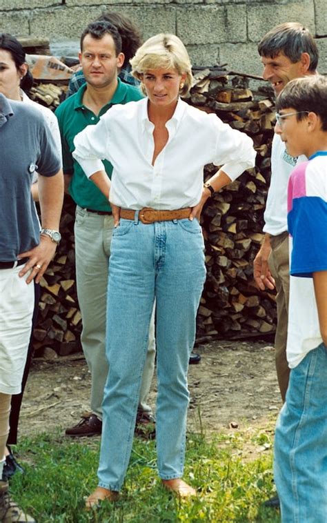 Princess diana was the original monarch who ruled the art of royal dressing. Princess diana style | Remembering Princess Diana's most ...