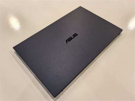 Asus Expertbook B9 First Impressions Lightweight Business Laptop That
