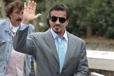 After his beginnings as a struggling actor for a number. Sylvester Stallone estafado en la reparación de su casa