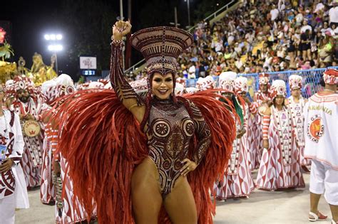 Rainha de bateria da Viradouro Raíssa Machado Eu acreditava na vitória