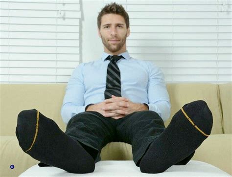 27feb20 Prm6 Noshoes 11 20 Men In Socks Mens Dress Socks Gold Toe Socks Black Socks Foot