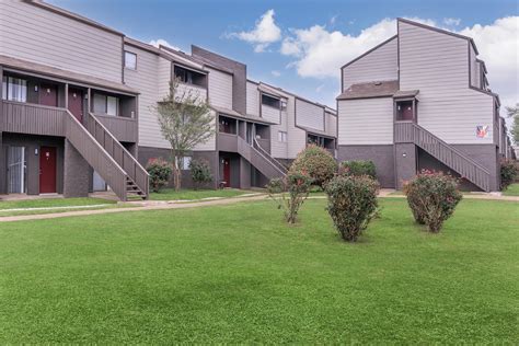Holleman Oaks Apartments - Apartment Living in College Station, TX