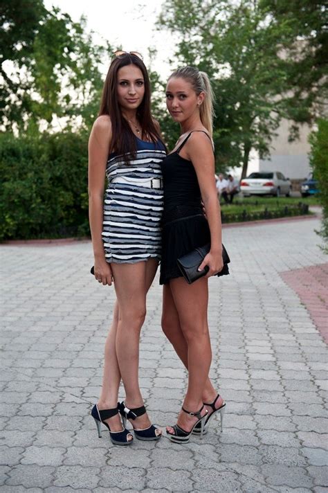 Salopes Lesbiennes Russes En Public Belles Photos Porno