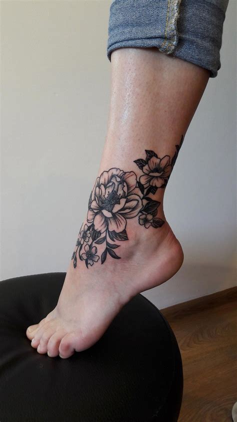 List Of Foot Tattoo Ideas For Ladies References