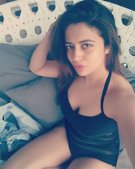 neha pendse photos 50 hot sexy bikini pics hd wallpapers of model and actress neha pendse bayas