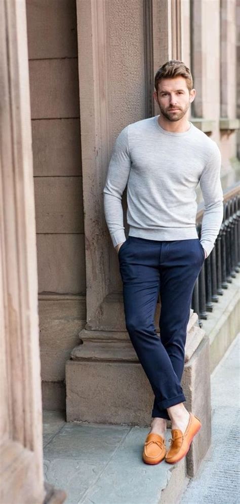 30 Dashing Fall Outfits For Men To Copy - Fashion Hombre ... Avoid showing too much skin or wearing clothing that's super casual.