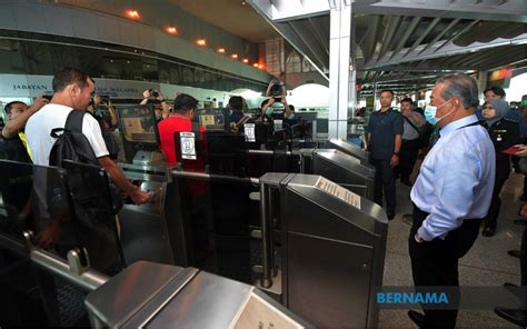 The semakan sistem kawalan imigresen (sspi) (immigration control checking system) was designed by the immigration department of malaysia for outbound malaysians to check if they were eligible to register for travel documents such as visas and passports and if they would be able to leave. KDN AKAN TAMBAH BAIK KEMUDAHAN, SISTEM PENCAHAYAAN DI CIQ ...