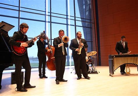 Branford Marsalis To Perform With Bienen School Jazz Orchestra