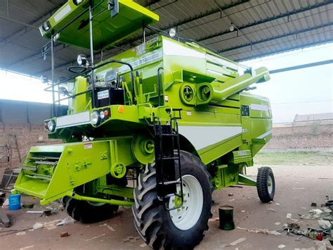 Made In India Best Buy Commercial Agricultural Combine Harvester For