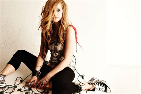 Avril Lavigne Full Hd Wallpaper And Background X Id 53244 Hot Sex Picture