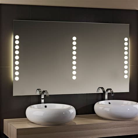 Зеркало с подсветкой в интерьере ванной 80 фото