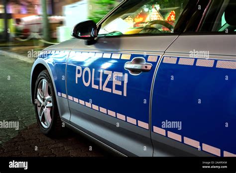 Polizeiauto Deutschland Fotos Und Bildmaterial In Hoher Auflösung Alamy
