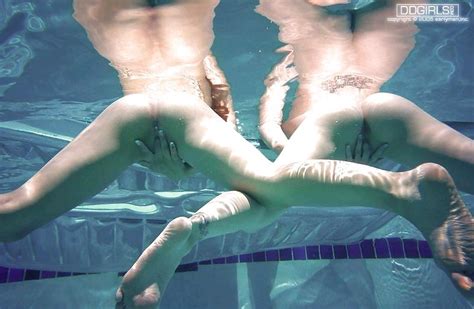 Underwater Lesbian Pics Xhamster