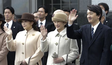 princess mako granddaughter of japan emperor akihito set to marry former classmate south