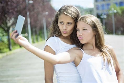 Adolescent Amateur Sexe Selfie Filles Nues Et Leurs Chattes