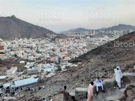 Gunung Al Noor Gua Hira Makkah Foto Stok Unduh Gambar Sekarang Gua