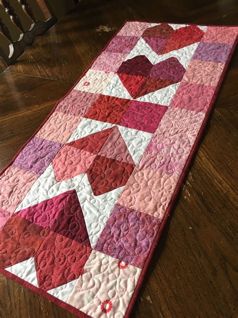 Charming Hearts Quilted Table Runner | Quilted table runners patterns, Heart quilt, Quilted ...