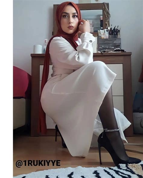 Siyah Çorap Beautiful Arab Women Beautiful Iranian Women Beautiful Hijab