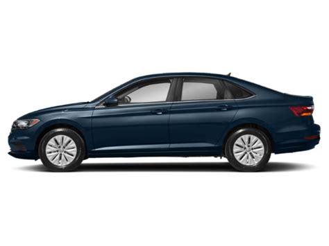 Being in the middle of the pack for the 2019 jetta trims, this is the perfect option for drivers who want just what they need and a few extras without having to. 2019 Volkswagen Jetta Sedan 4D R-Line I4 Turbo Prices, Values & Jetta Sedan 4D R-Line I4 Turbo ...