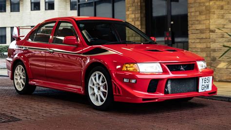 Αυτό το Mitsubishi Lancer Evo Vi Tommi Mäkinen πουλήθηκε έναντι €115