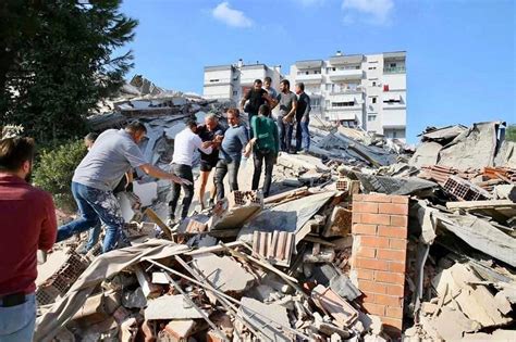 Terremoto En Grecia Y Turqu A Al Menos Muertos Y M S De Heridos