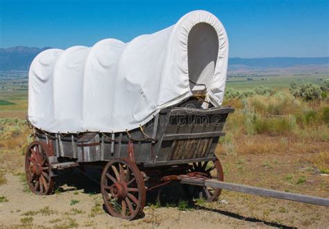 A Covered Wagon Along The Oregon Trail Stock Photo Image Of Landscape