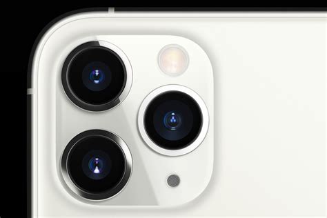 Next, tap on the filter icon that looks like three circles. iPhone 11 Pro vs Samsung Galaxy S20 Ultra | Komórkomat.pl