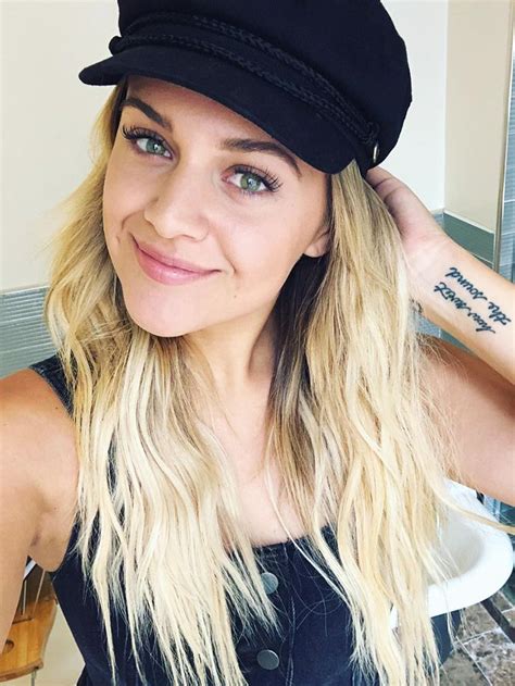 A Beauty Obsessed Country Singer Tells Us Her Favorite 2 Beauty Purchase Kelsea Ballerini