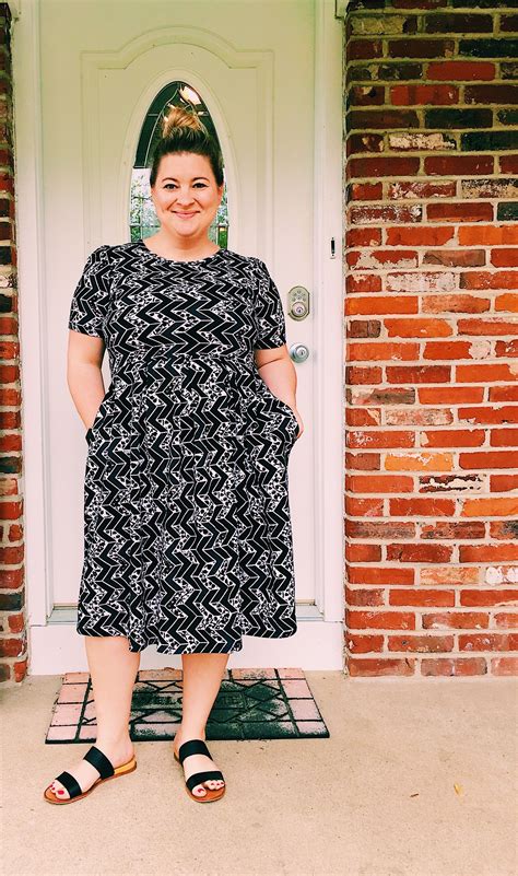 Designbeispiel für schnittmuster shirt/kleid amalia. LuLaRoe Amelia