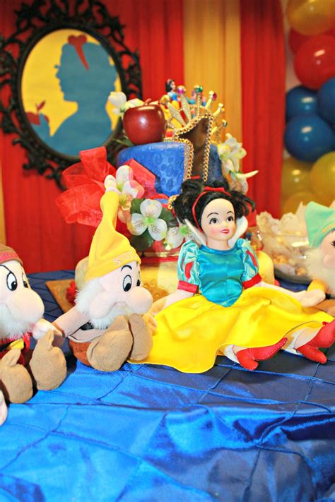 Snow White Birthday Party Ideas Photo 1 Of 14 Catch My Party