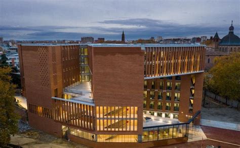 Université Toulouse 1 Capitole Toulouse France — Urban Systems Design