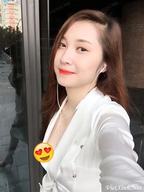 Girl Xinh Khoe Hàng Gái Xinh Facebook Show Vếu Toàn Hàng Ngon