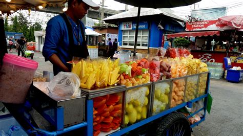 16 of bangkok's best thai street food eating streets. Bangkok's Famous Street Food Stalls To Be Banned From Main ...