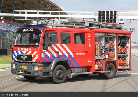 Se flere ideer om profilbilde, bakgrunn, bildeideer. Einsatzfahrzeug: Assen - Bedrijfsbrandweer TT Circuit ...