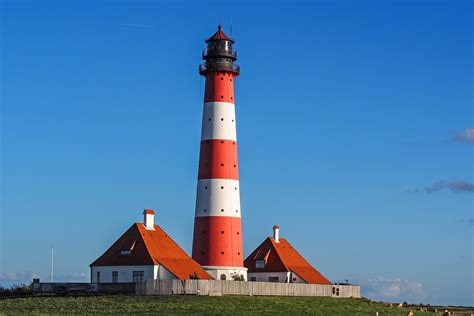 2560x1440 Wallpaper White And Red Lighthouse Peakpx