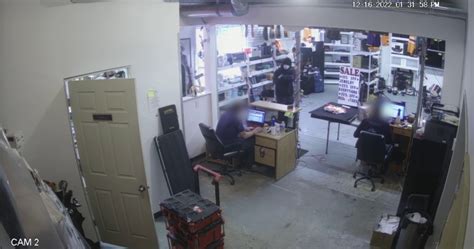 Edmonton Pawn Shop Employees Shot During Daytime Robbery Edmonton Globalnewsca