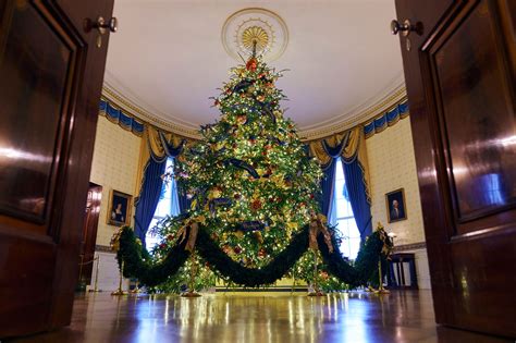 PHOTOS: White House Christmas decor &039;shines with the ...