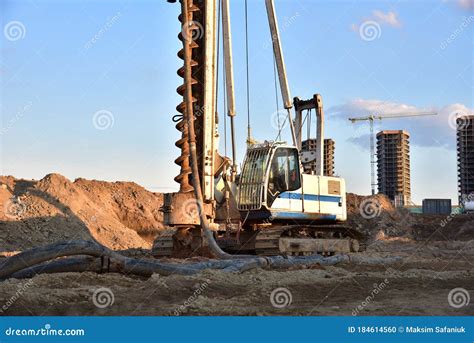 Vertical Tamrock Pile Foundation Drilling Machine Drill Rig At