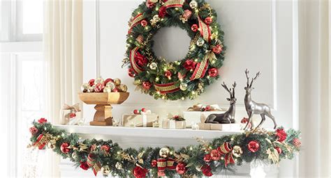 These cracking christmas decorating ideas will arm you with all the inspiration you need to create the fantastical festive home of your dreams. Indoor Christmas Decorations at The Home Depot