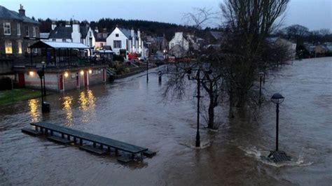 Scotland Flooding Homes Evacuated And Travel Disrupted Bbc News
