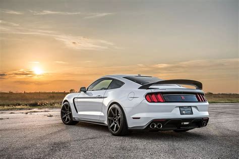 Watch A Blown Shelby Gt350r Dominate A Viper Video