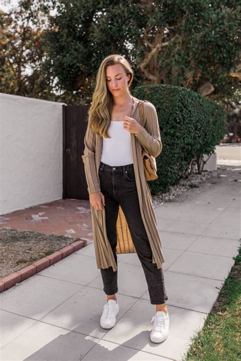 What To Wear With Black Jeans 18 Outfit Ideas Natalie Yerger