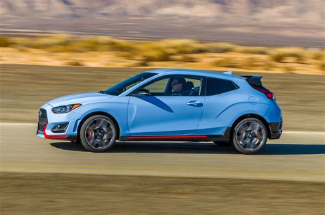 Honda civic type r vs. 2019 Hyundai Veloster N is the Brand's First Hot Hatch ...