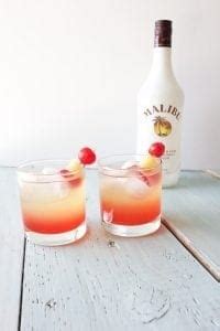These malibu sunset cocktails are incredibly simple to prepare and refreshing in taste! Malibu Sunset Cocktail | Homemade Food Junkie