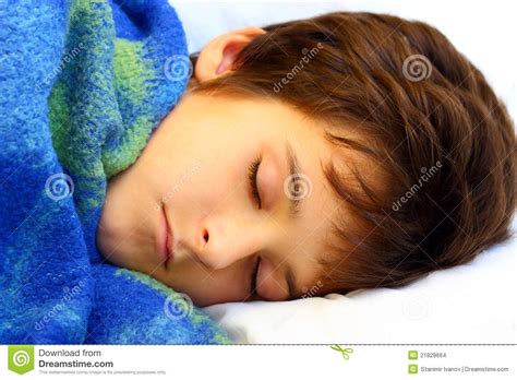 Schlafender Junge Stockfotos und Bilder - Laden Sie 883 lizenzfreie ...