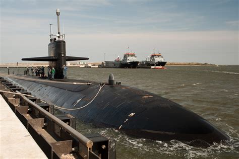 Us Navy Nuclear Submarine Departs Faslane