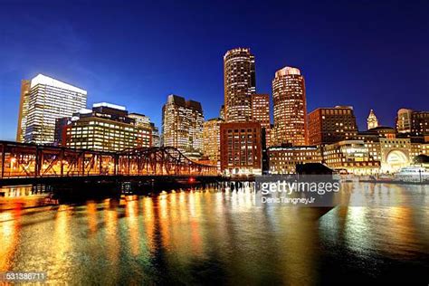 Boston Harborwalk Photos And Premium High Res Pictures Getty Images