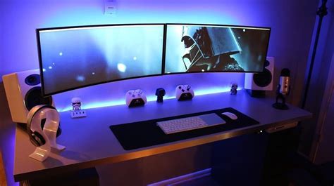 I Love This Double Monitor Setup It Looks Sick What Do You Think Of
